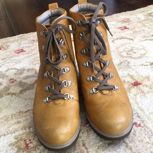 ECCO 42 Butterscotch leather lace-up booties